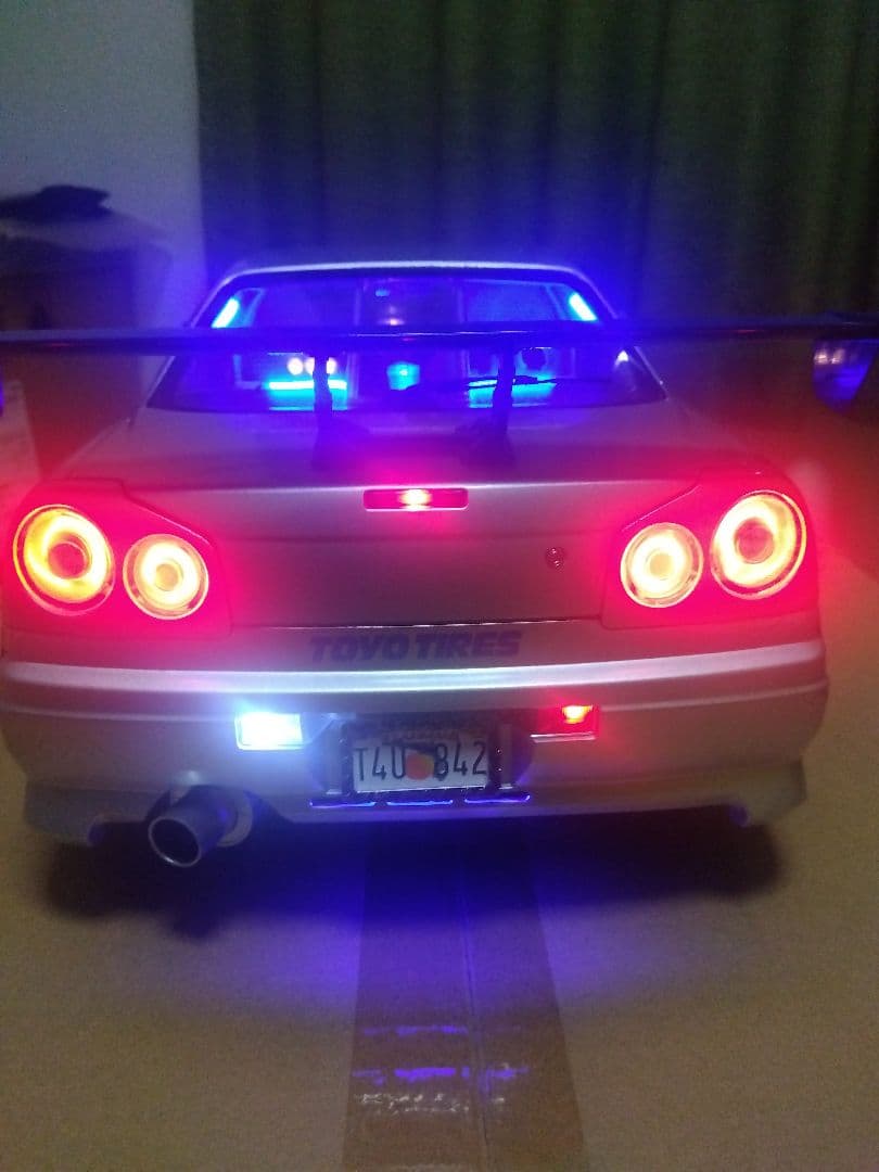 デアゴスティーニスカイライン GT-R R34 1/8スケールモデル