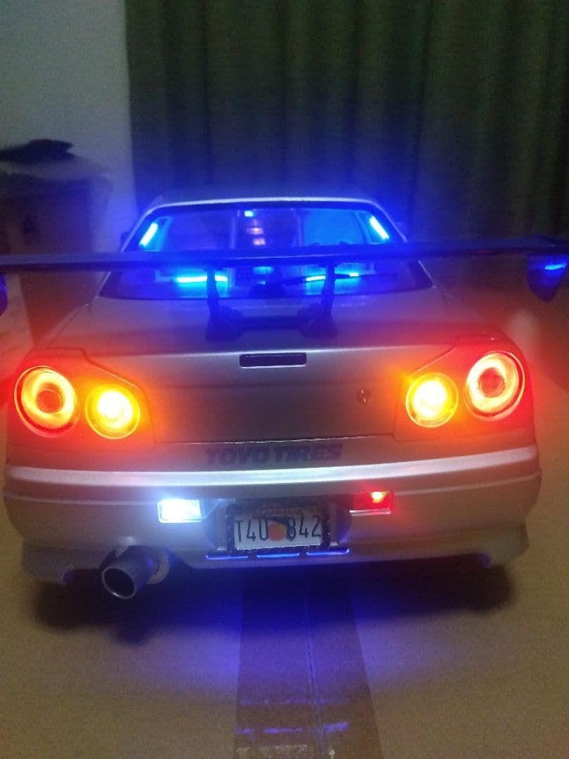 デアゴスティーニスカイライン GT-R R34 1/8スケールモデル