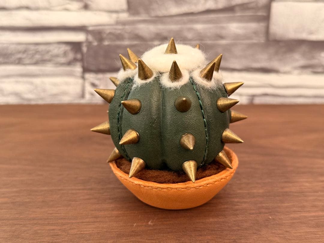 革製　サボテン　ぬいぐるみ