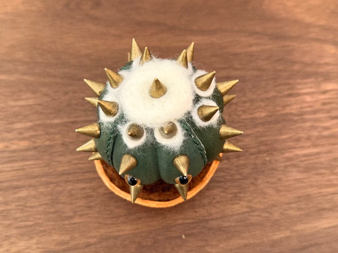 革製　サボテン　ぬいぐるみ