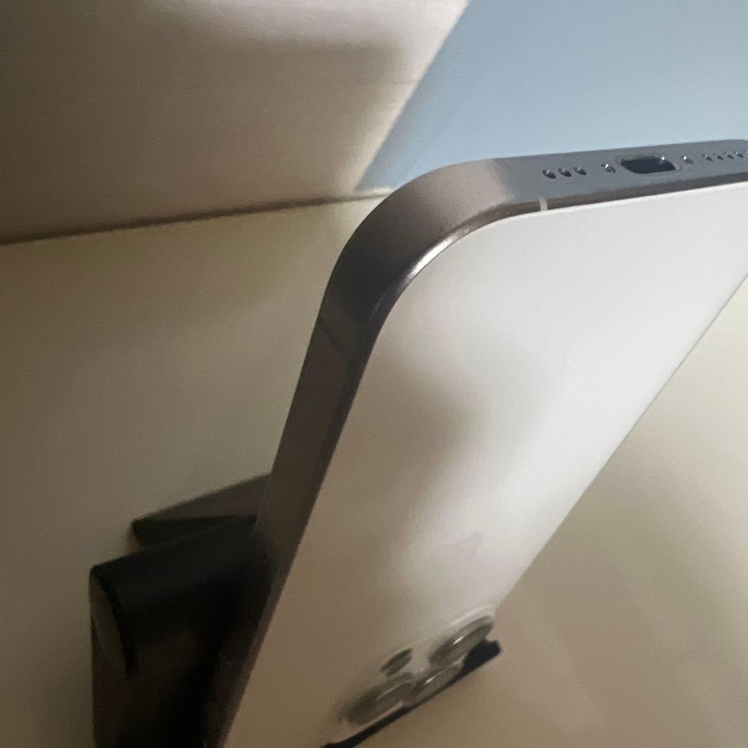 Apple iPhone15pro 256GB ホワイトチタニウム