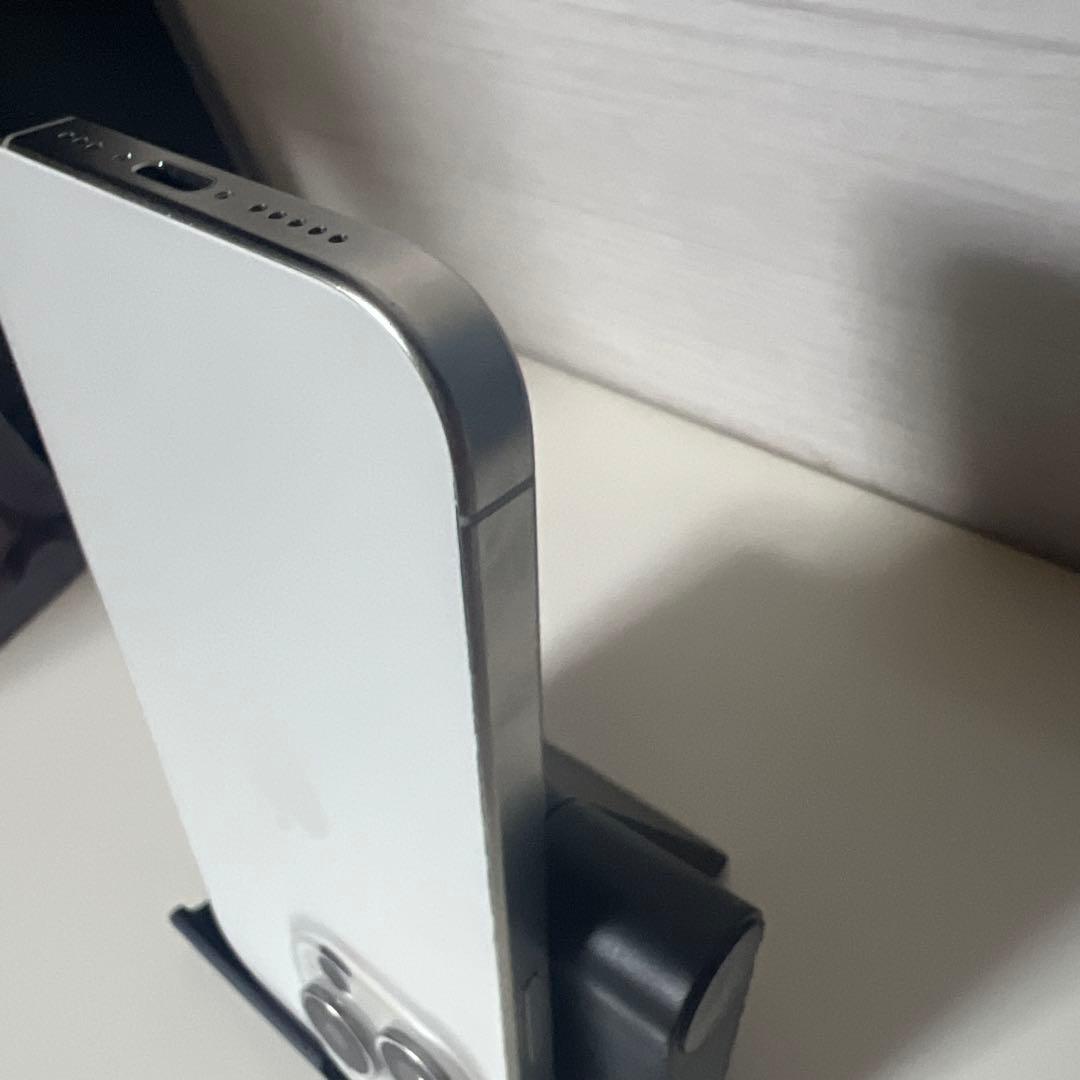 Apple iPhone15pro 256GB ホワイトチタニウム