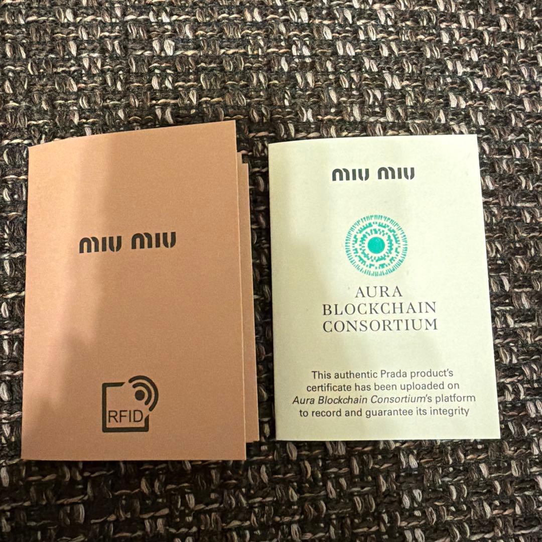miumiu iPhone14ケース