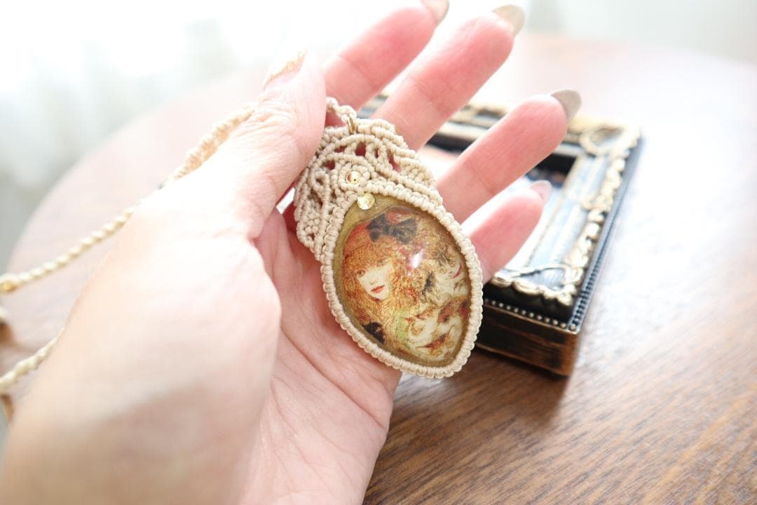 マクラメ編みアート＃008『マリアの心臓』＆『ねこたち』