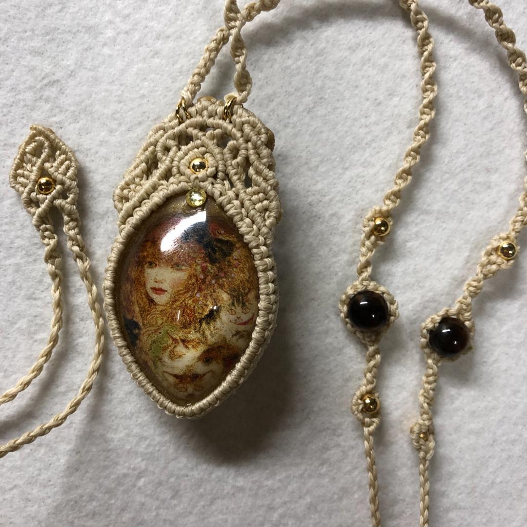 マクラメ編みアート＃008『マリアの心臓』＆『ねこたち』