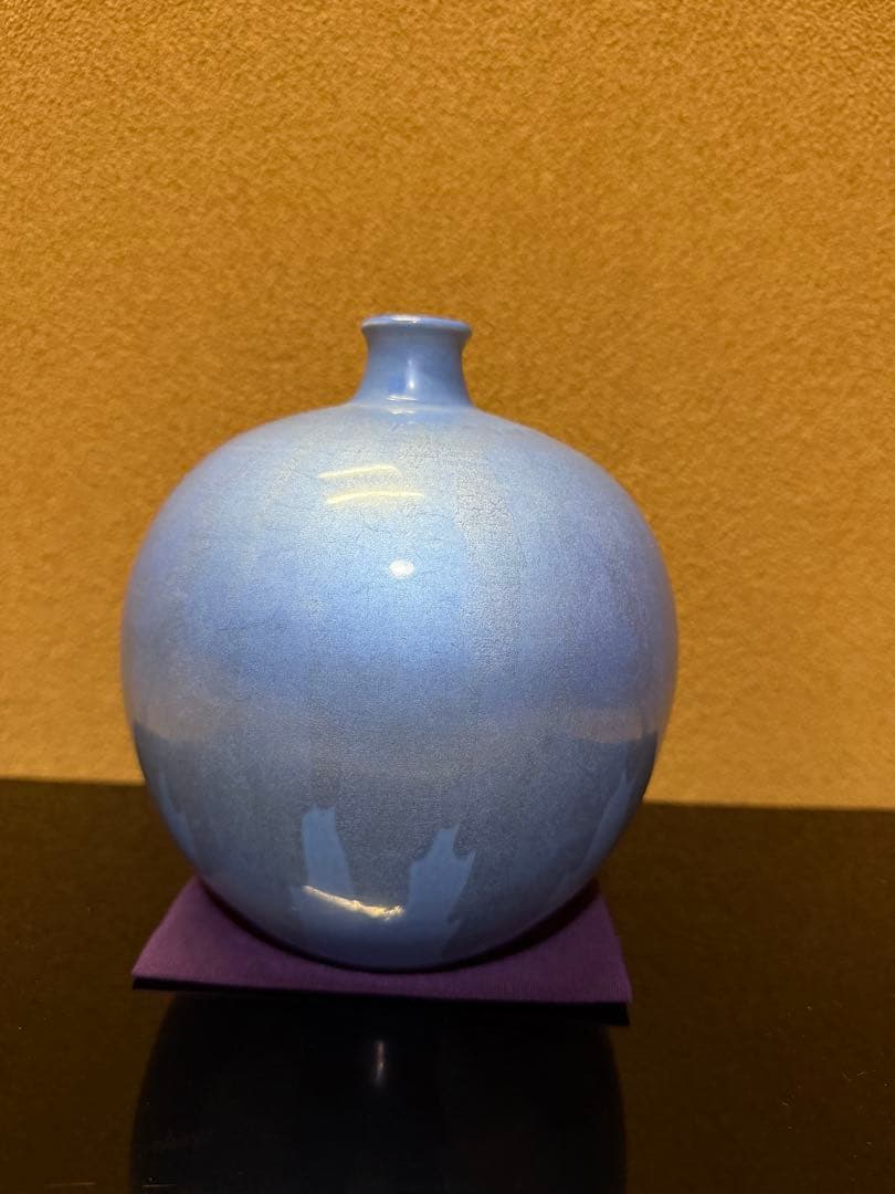 人間国宝　中田一於　淡青釉裏銀彩　壺　共箱