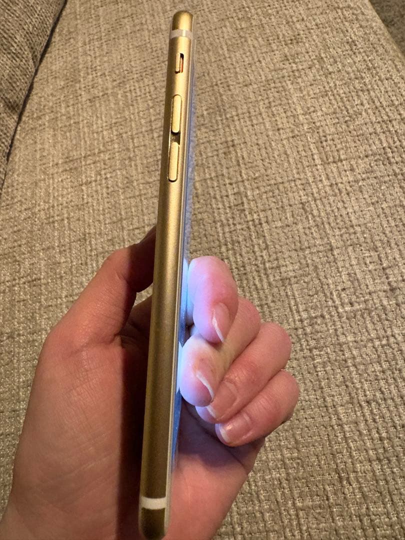 Apple iPhone 6s ゴールド 本体