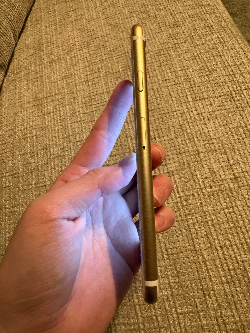 Apple iPhone 6s ゴールド 本体