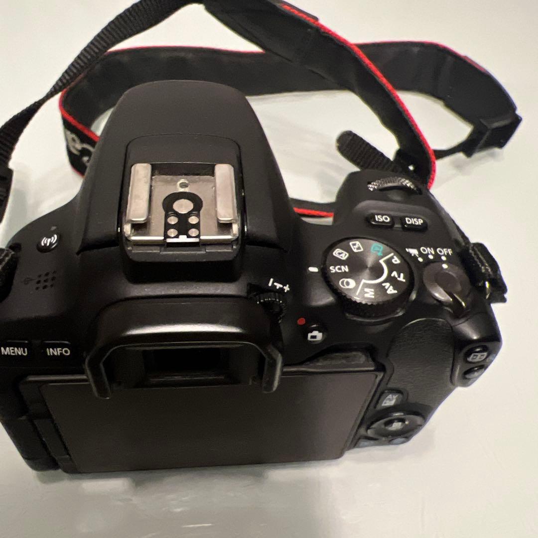 Canon一眼レフカメラ　EOS KISS X9