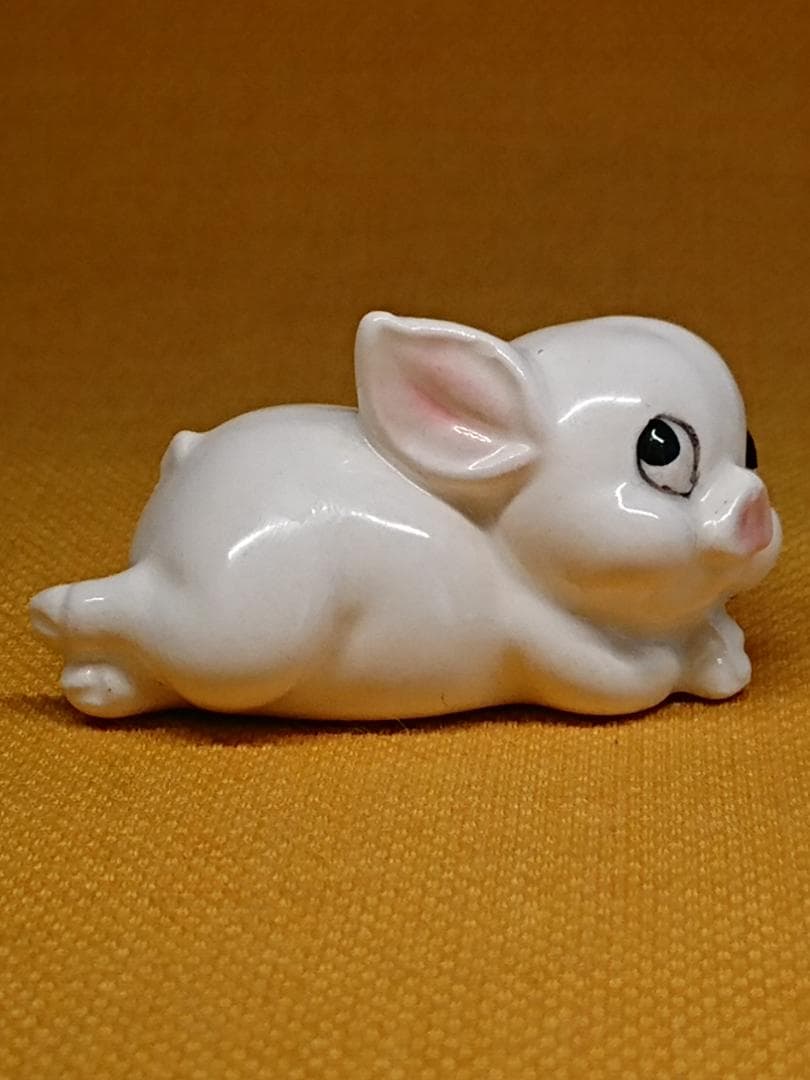 【美品】子豚　ブタ　陶器　オブジェ　置物　インテリア　工芸品　美術品　A1082