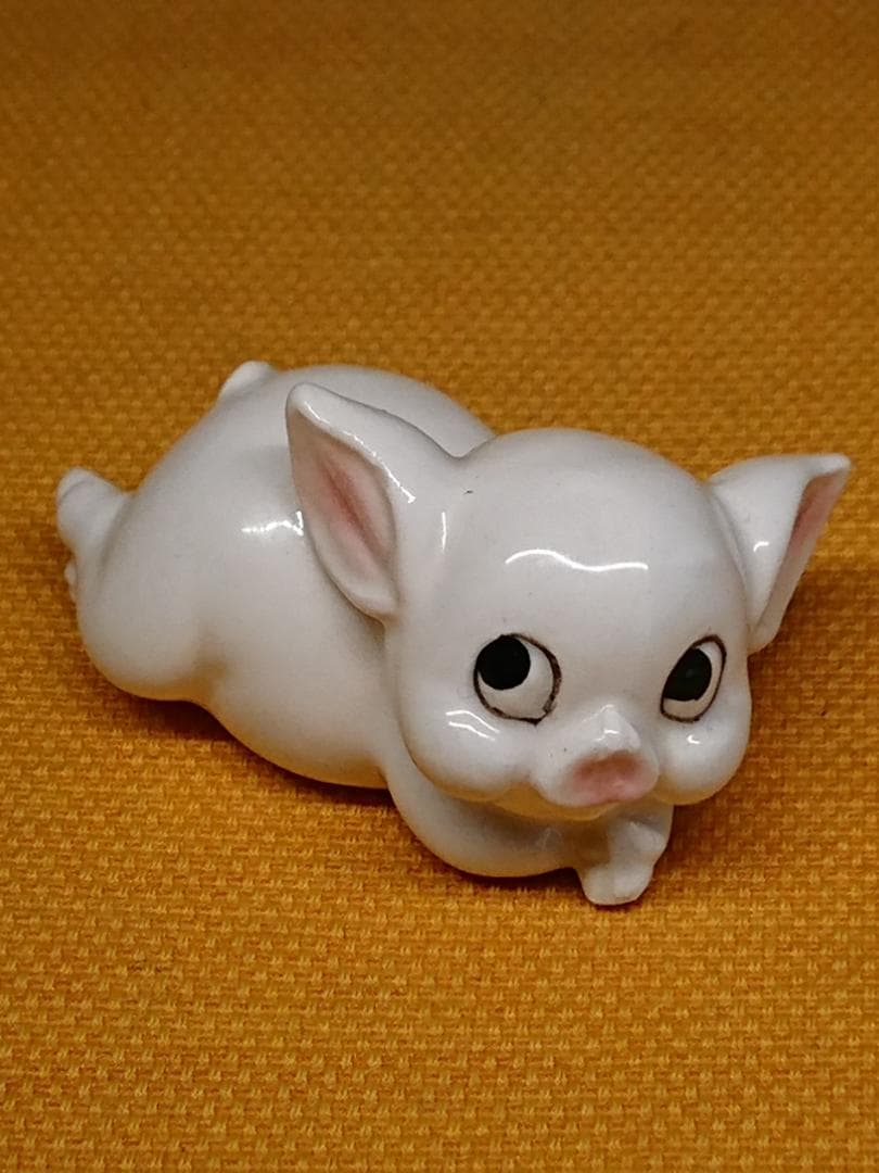 【美品】子豚　ブタ　陶器　オブジェ　置物　インテリア　工芸品　美術品　A1082