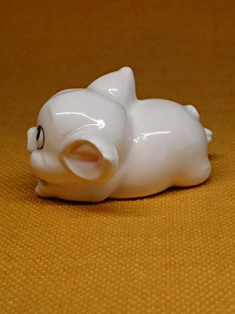 【美品】子豚　ブタ　陶器　オブジェ　置物　インテリア　工芸品　美術品　A1082