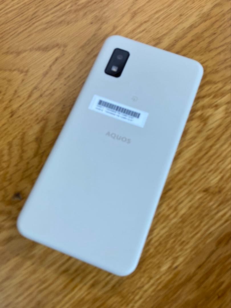 AQUOS wish A104SH スマートフォン本体　アイボリー