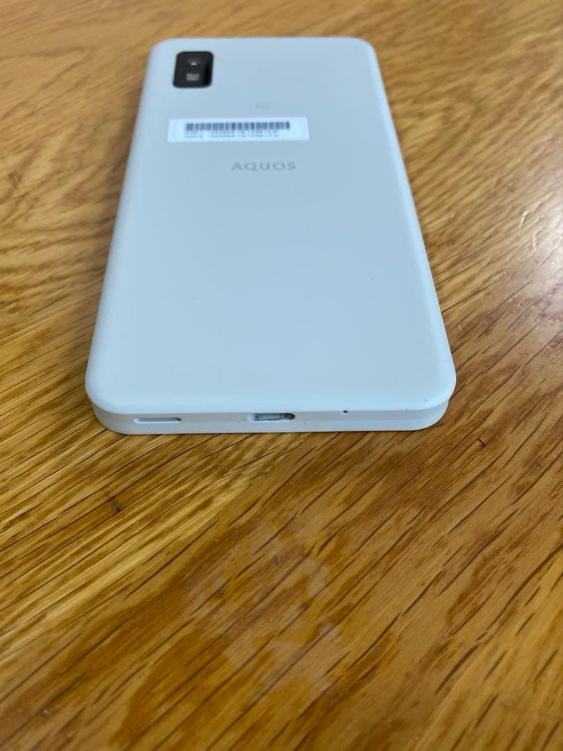 AQUOS wish A104SH スマートフォン本体　アイボリー