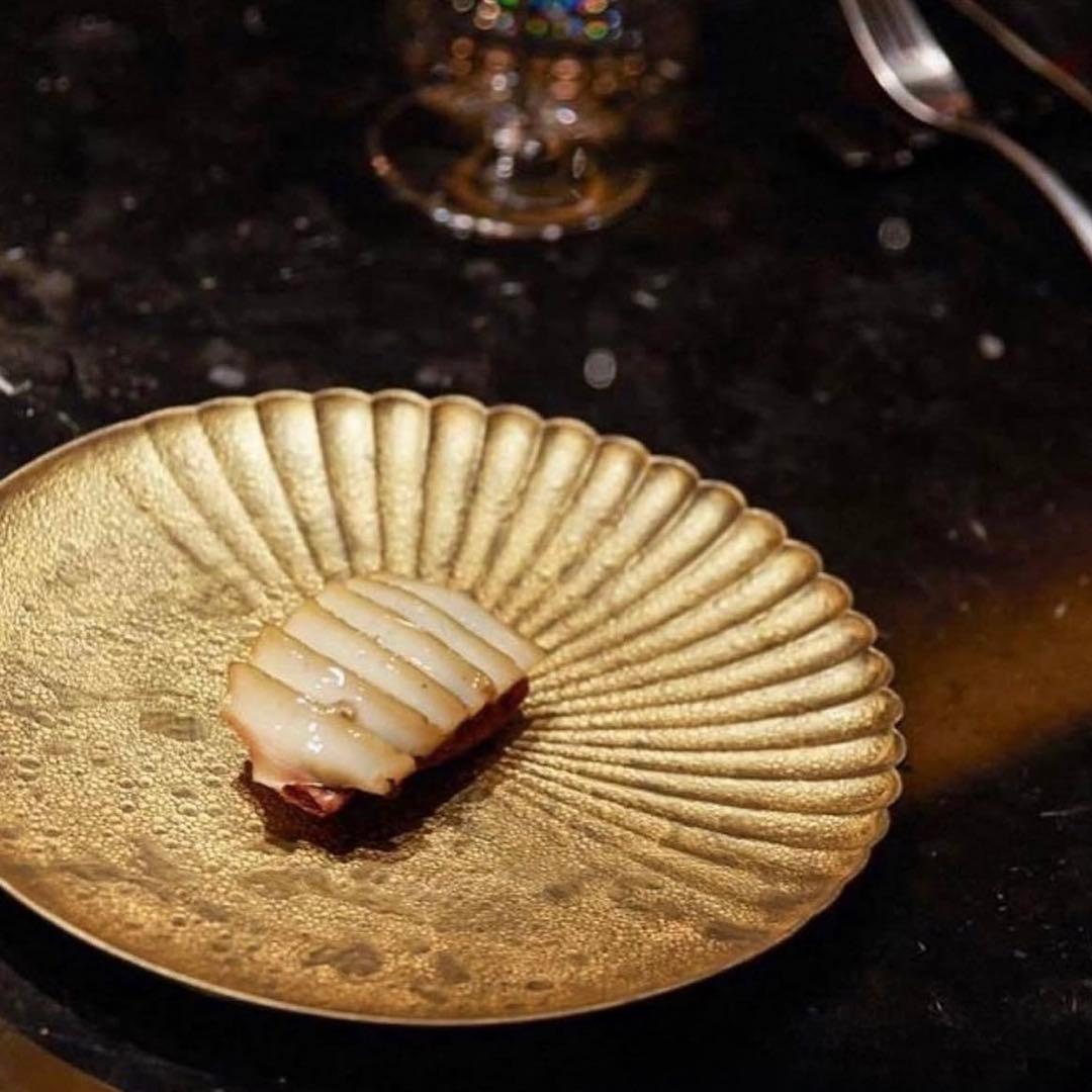 片菊彫プレート　16cm皿　２枚　泡化粧　パレスプレート　リッツカールトン 白a