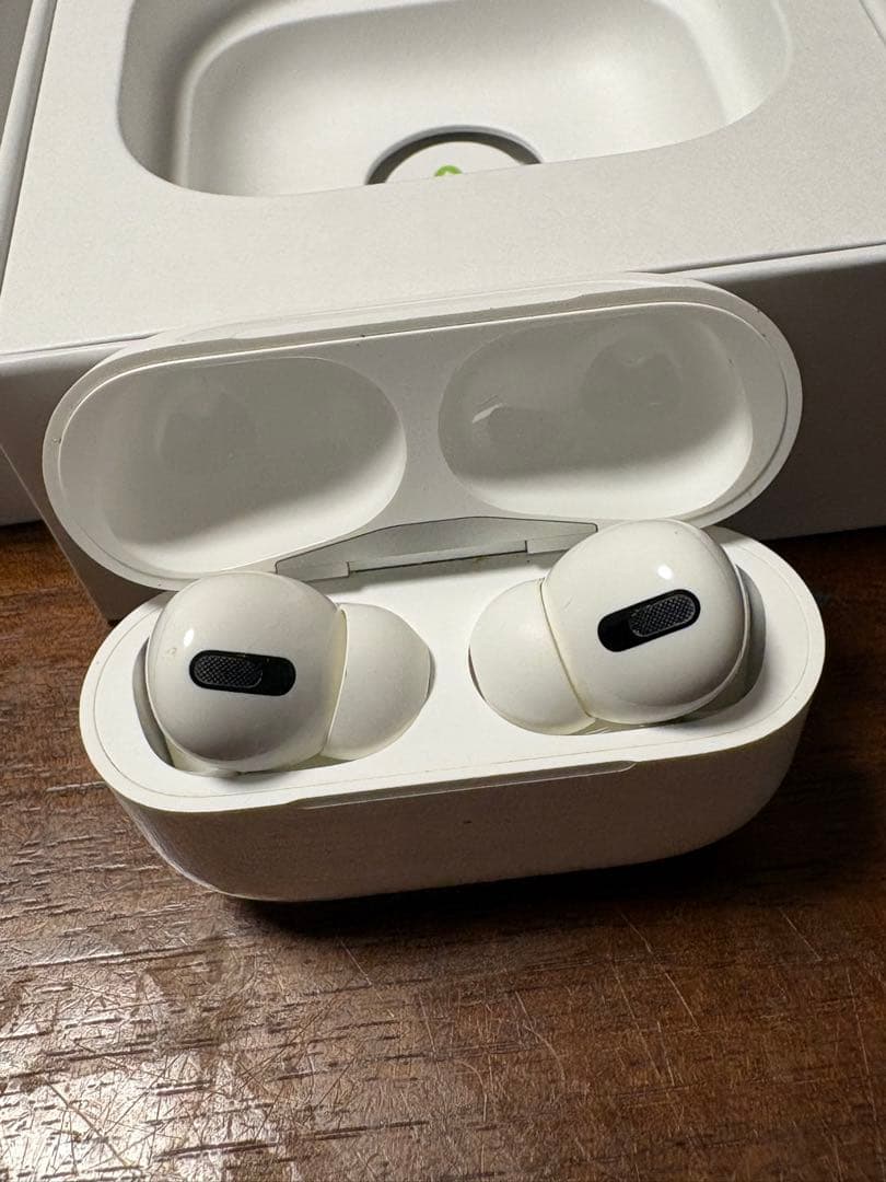 【付属品付】AirPods Pro 第1世代　ワイヤレスイヤホン