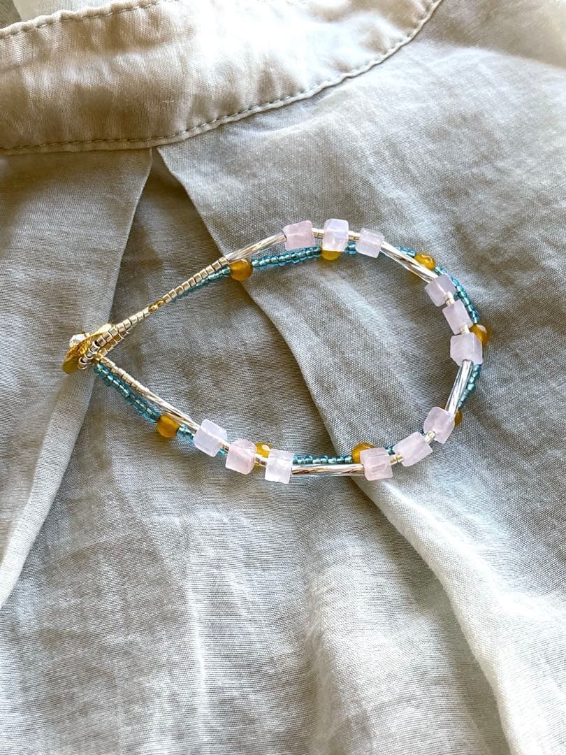 no.75 ポップなジェイド　花型押しとハーキマーダイヤモンドの2連ブレスレット