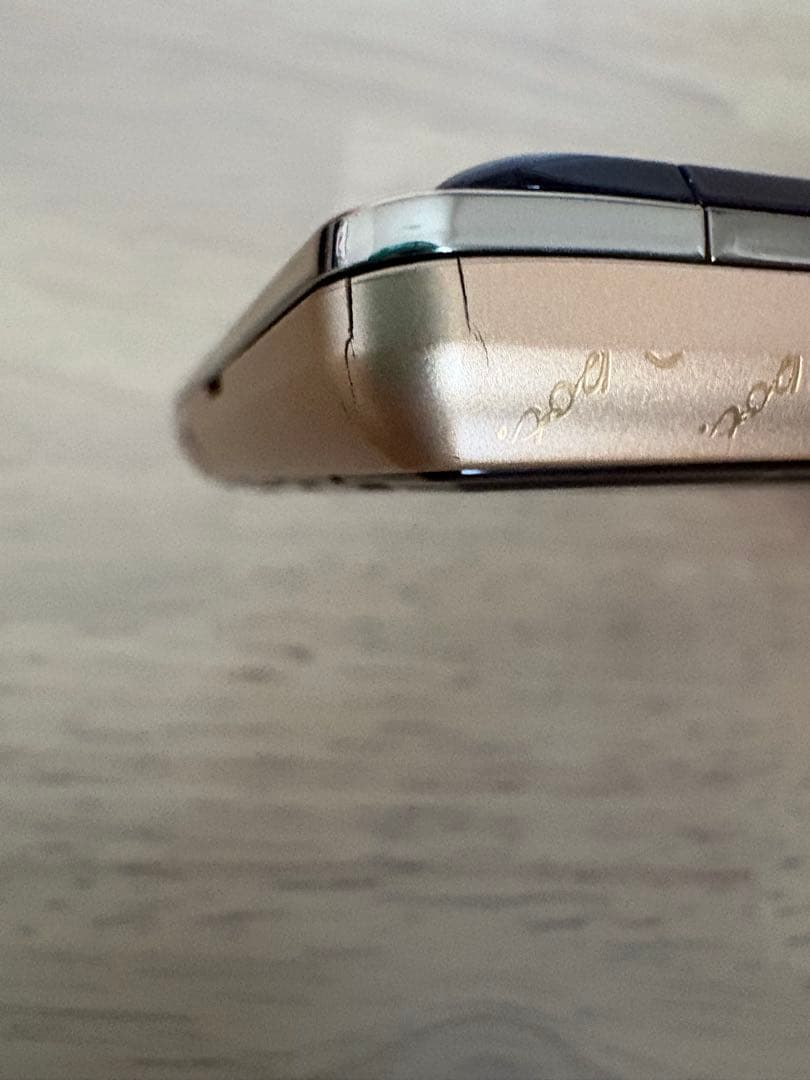 Q-pot.スマートフォン　チョコレート　ジャンク品