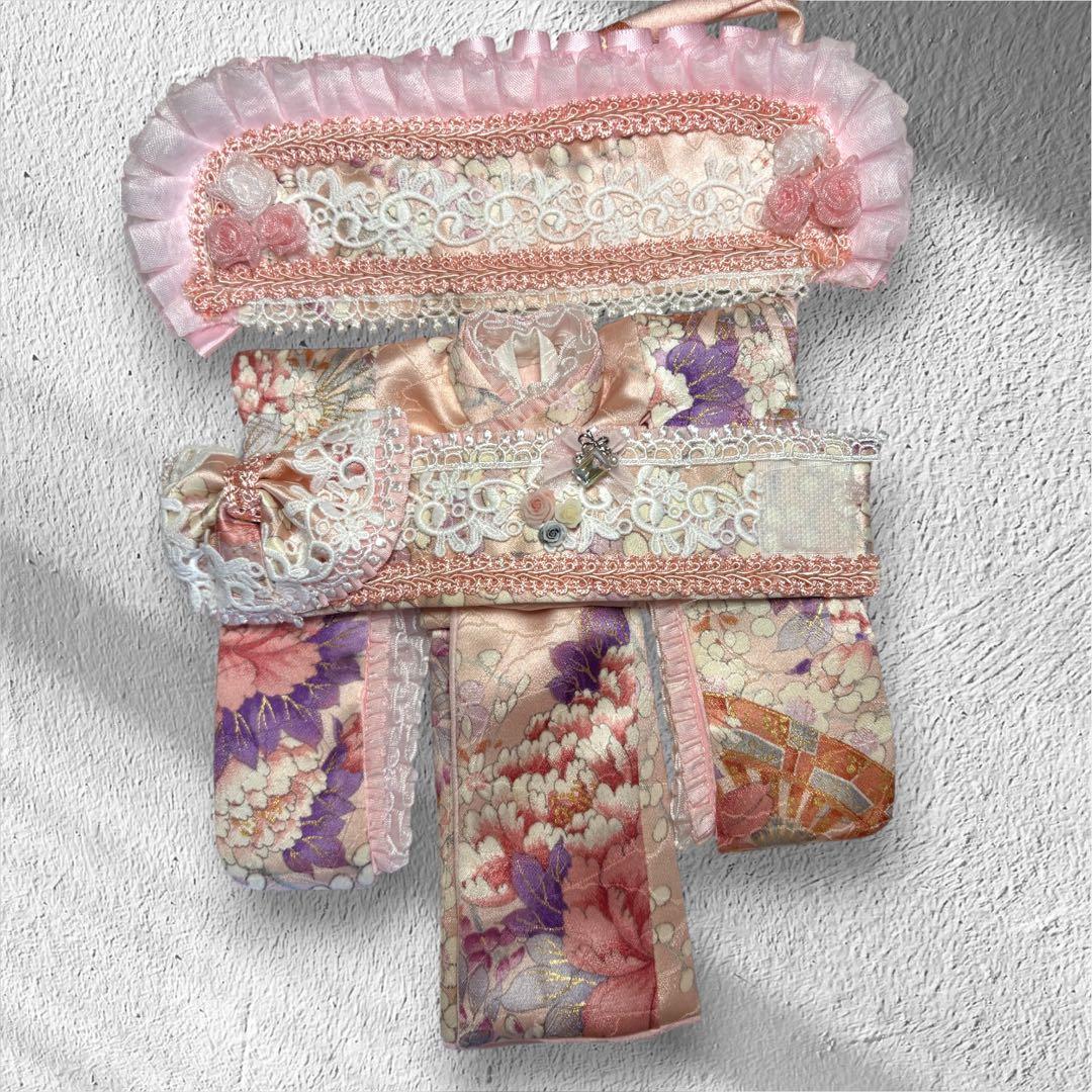 ブライス着物　淡いピンク花柄