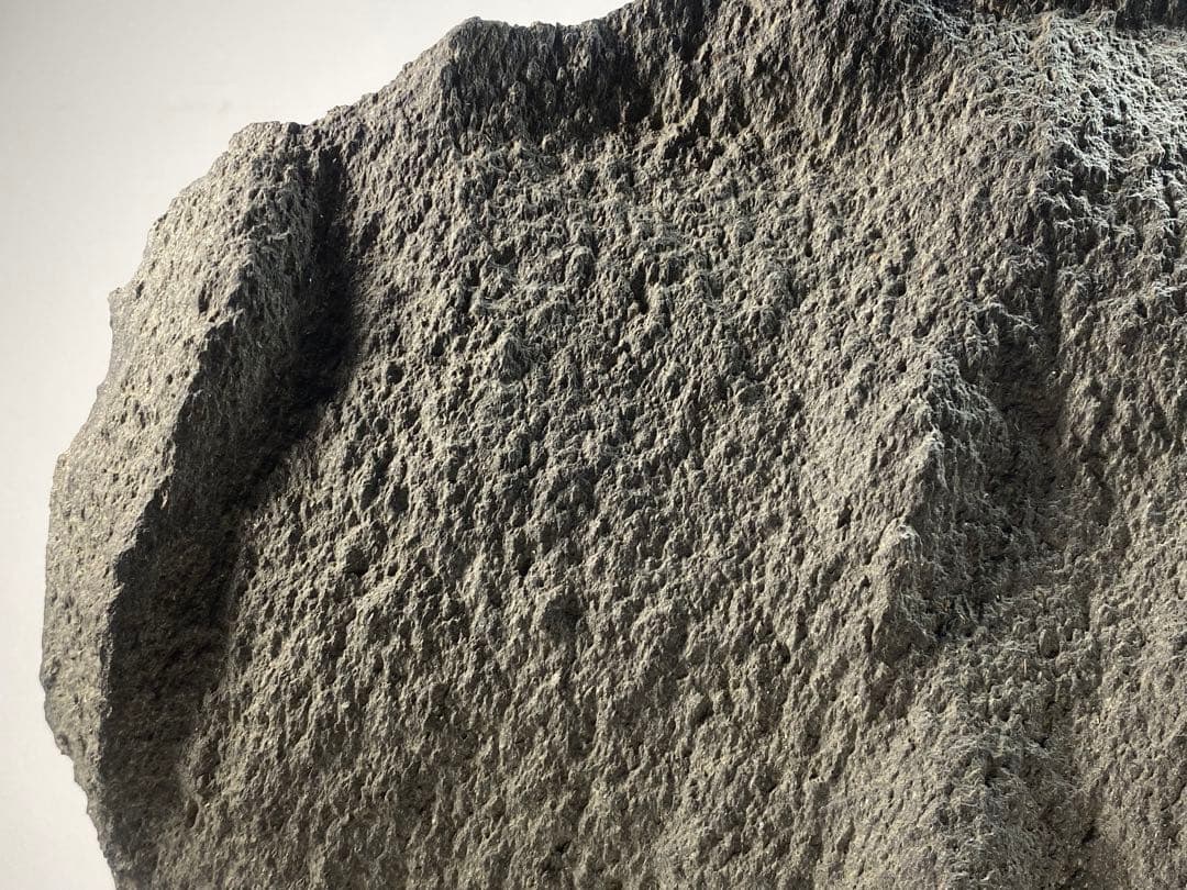 期間限定 6241 桐生川石 ウブ 銘：『鮎の滝上り』 水石 盆栽 盆石 鑑賞石