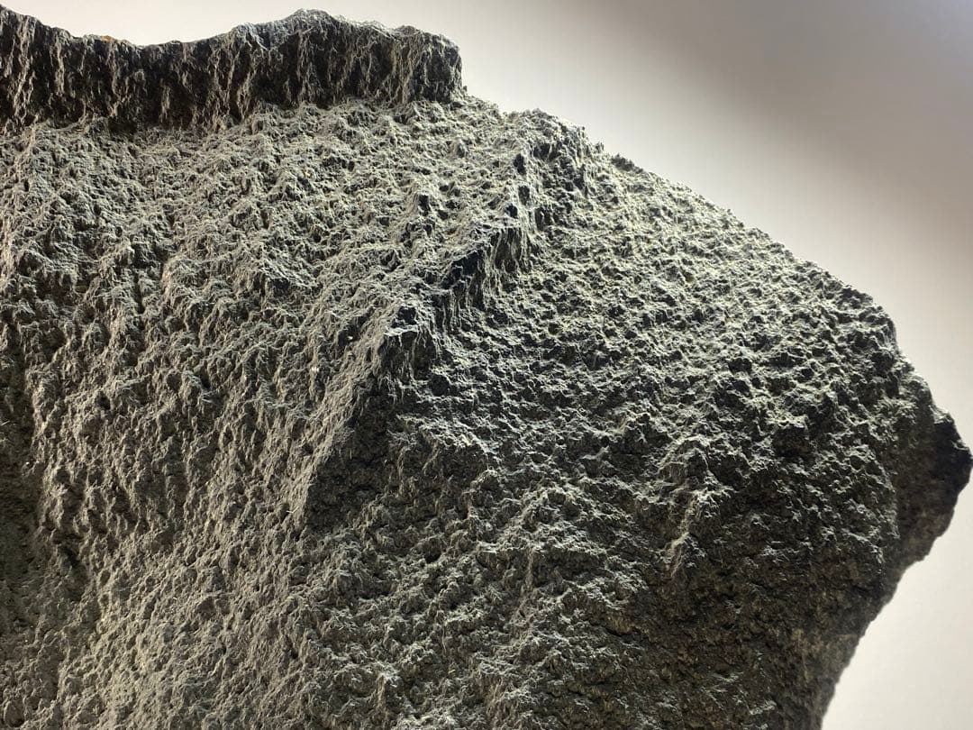 期間限定 6241 桐生川石 ウブ 銘：『鮎の滝上り』 水石 盆栽 盆石 鑑賞石