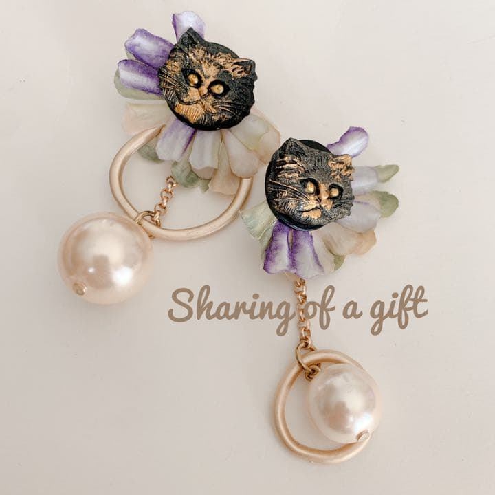 可愛いflower猫ちゃんのカボションイヤリング