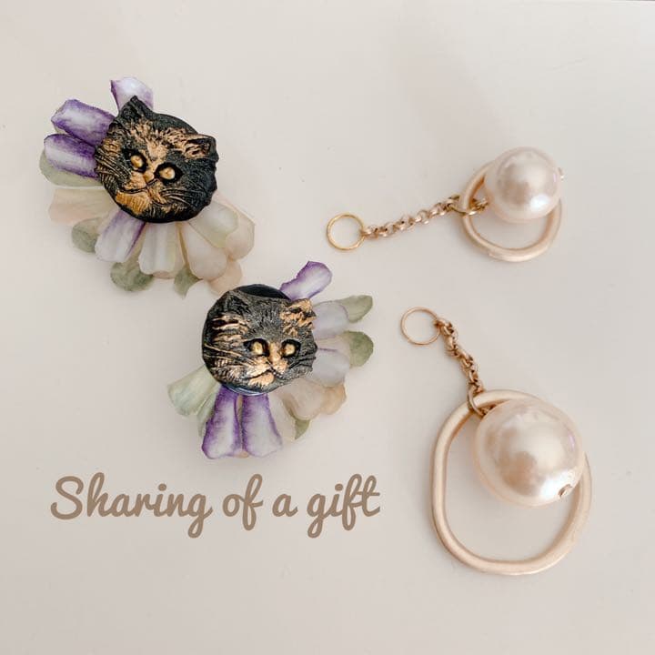 可愛いflower猫ちゃんのカボションイヤリング