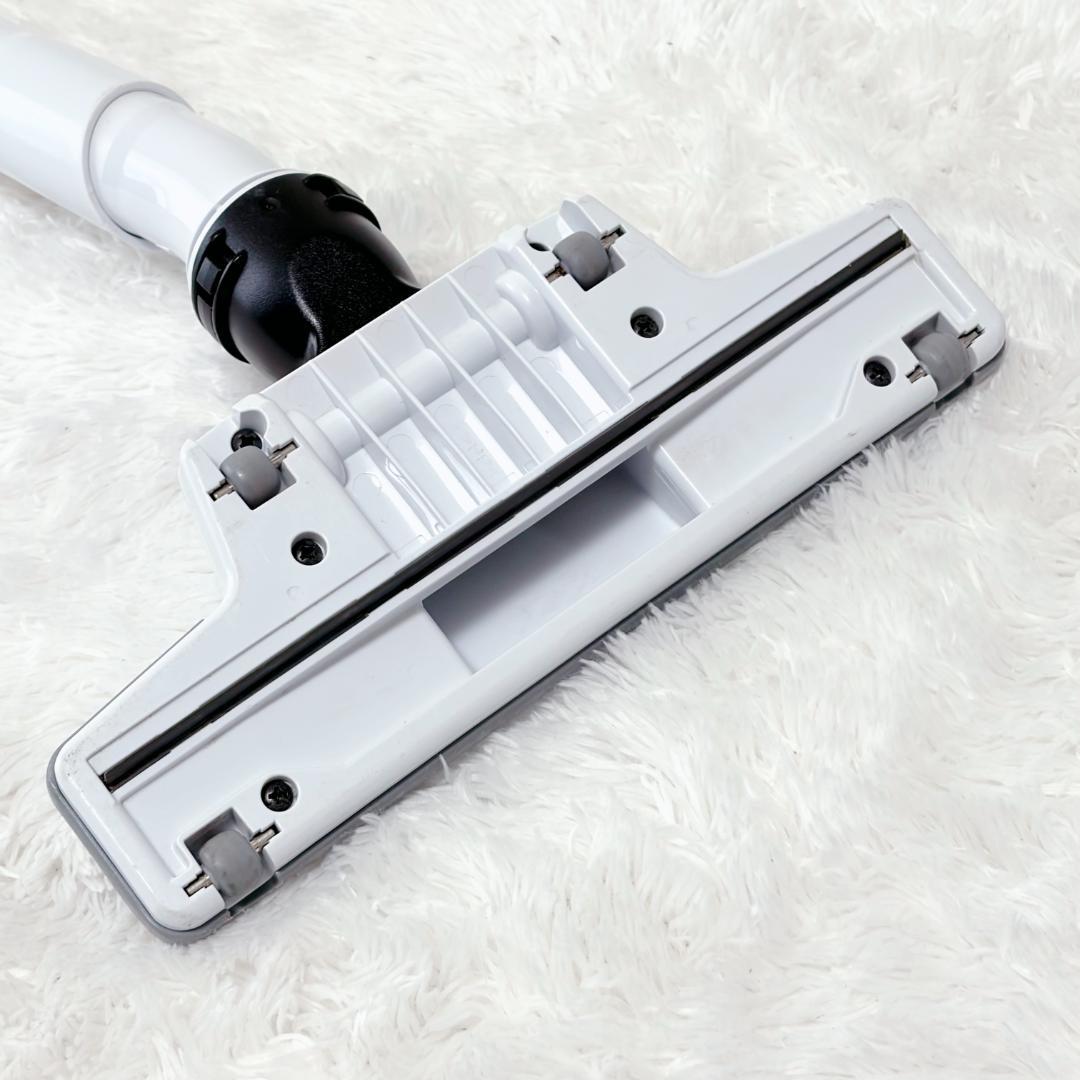 マキタ 充電式クリーナ バッテリー＆充電器付 CL003 ホワイト 【0086】