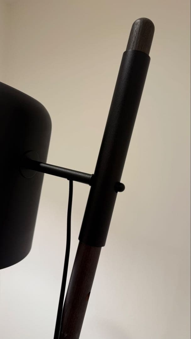 BoConcept フロアランプ Outrigger 北欧デザイン 三脚スタンド