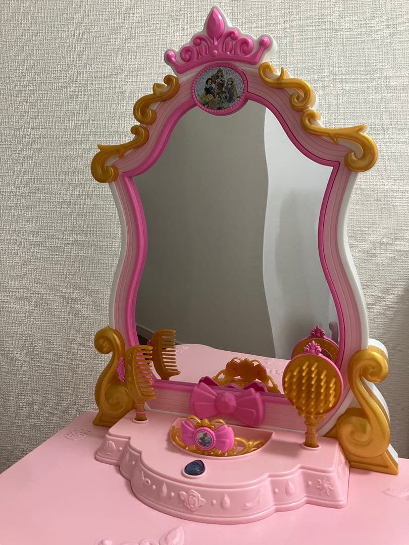ディズニーストア　ドレッサー　プリンセス　ピンク　ティアラ　disney