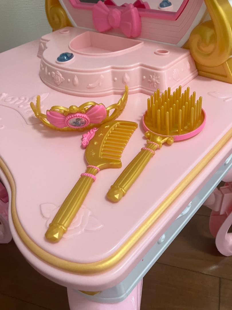 ディズニーストア　ドレッサー　プリンセス　ピンク　ティアラ　disney
