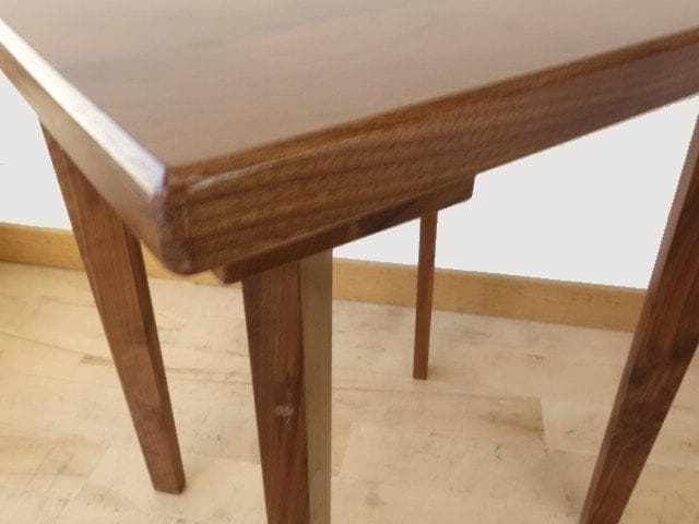 北海道手作り家具　ウォールナット材　 ミニテーブルB花台ミニデスク　高さ60ｃｍ