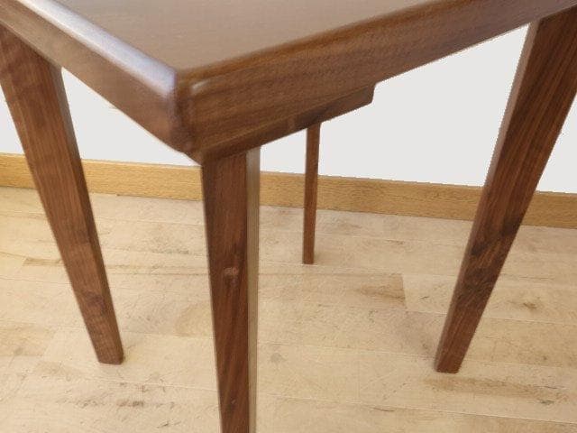 北海道手作り家具　ウォールナット材　 ミニテーブルB花台ミニデスク　高さ60ｃｍ