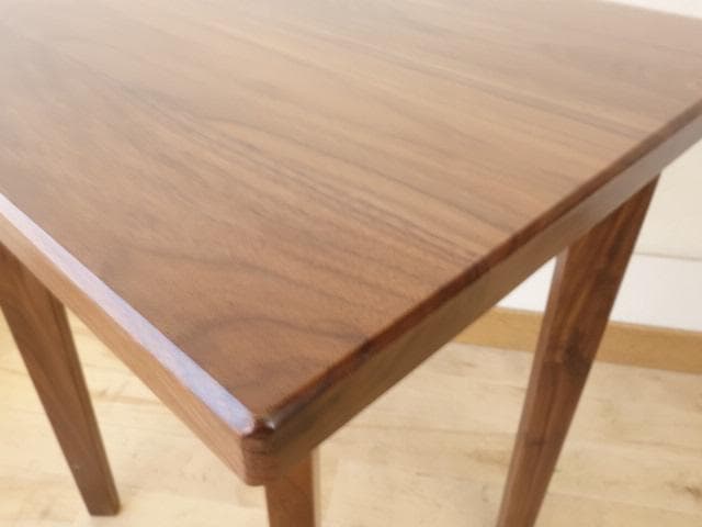 北海道手作り家具　ウォールナット材　 ミニテーブルB花台ミニデスク　高さ60ｃｍ