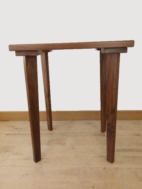 北海道手作り家具　ウォールナット材　 ミニテーブルB花台ミニデスク　高さ60ｃｍ