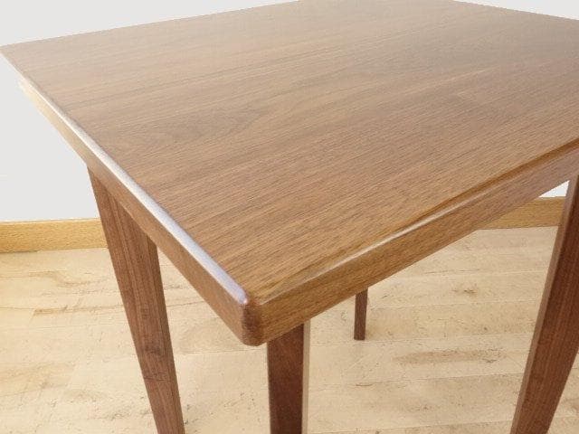 北海道手作り家具　ウォールナット材　 ミニテーブルB花台ミニデスク　高さ60ｃｍ