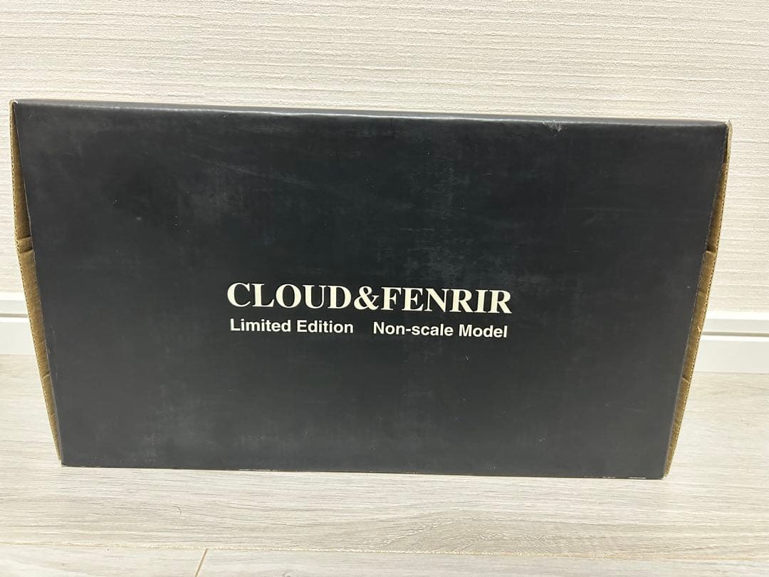 【美品】FF7ACフィギュア クラウド&フェンリル 限定版 ノンスケールモデル