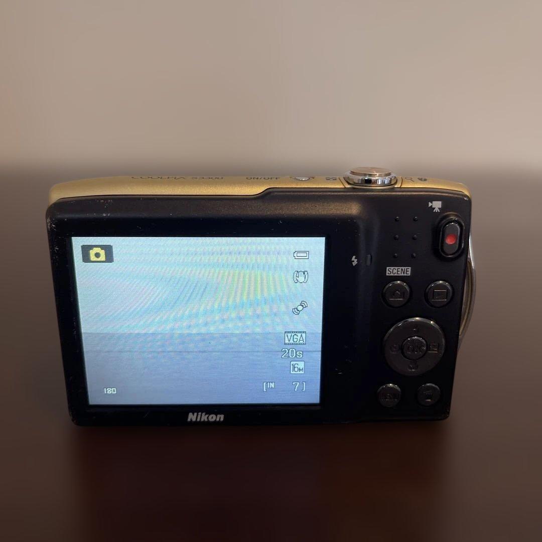 4381 Nikon COOLPIX S3300 ゴールド デジカメ