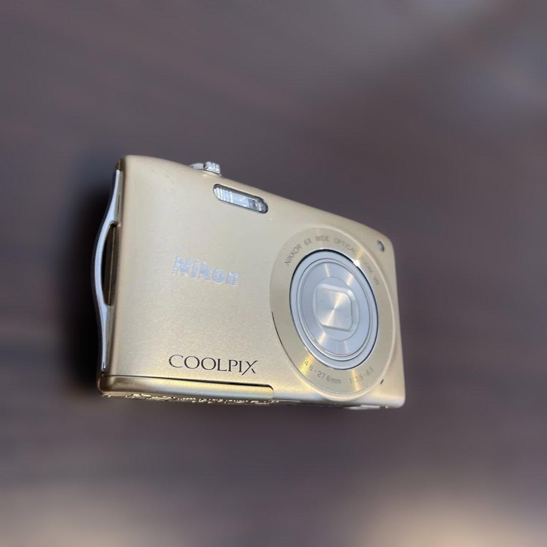 4381 Nikon COOLPIX S3300 ゴールド デジカメ