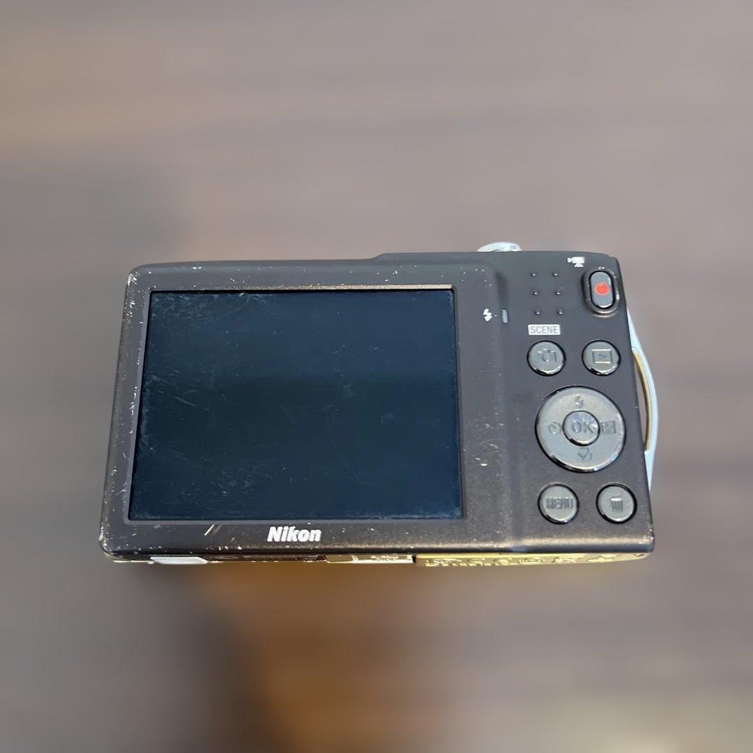 4381 Nikon COOLPIX S3300 ゴールド デジカメ