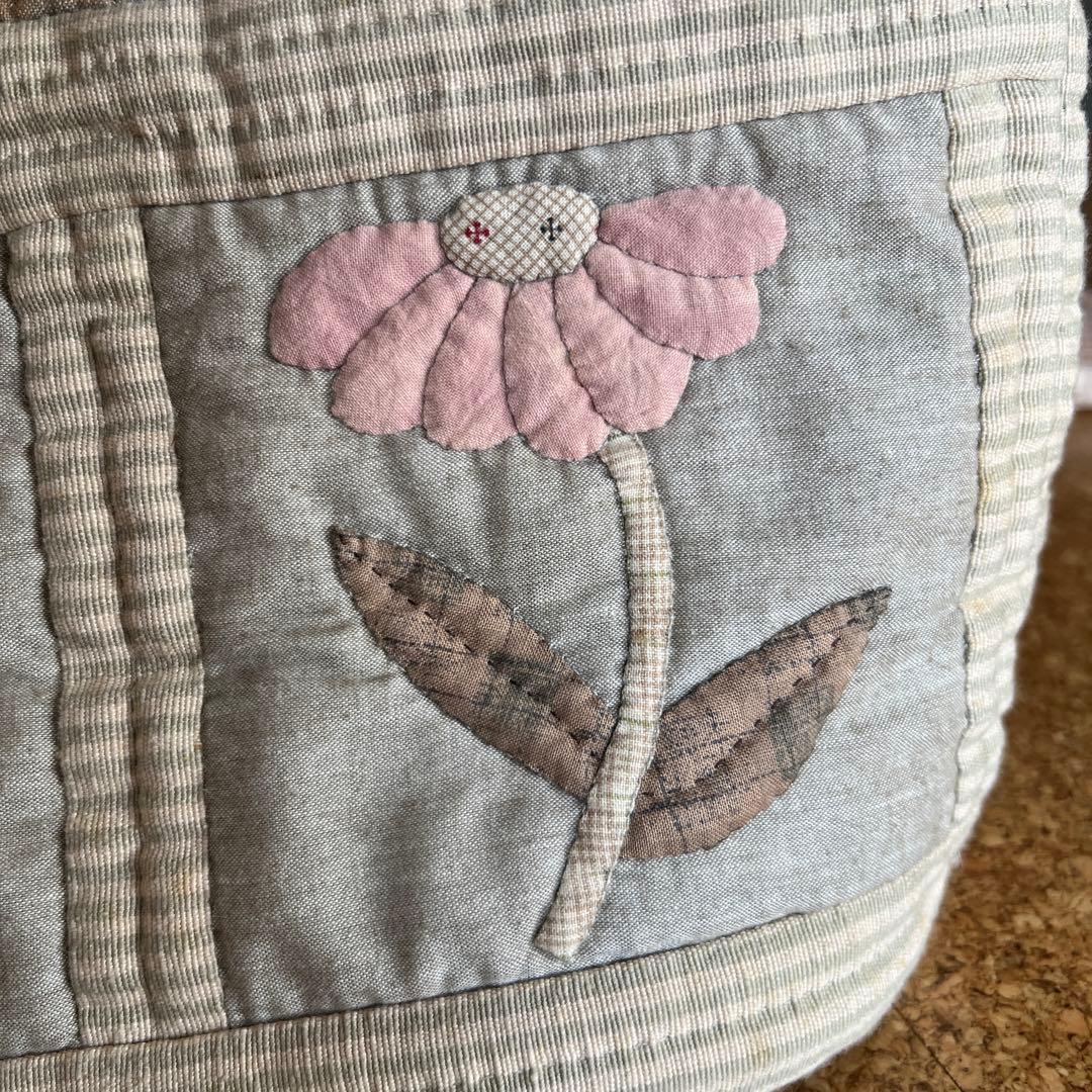 手縫いパッチワークのお花バッグ