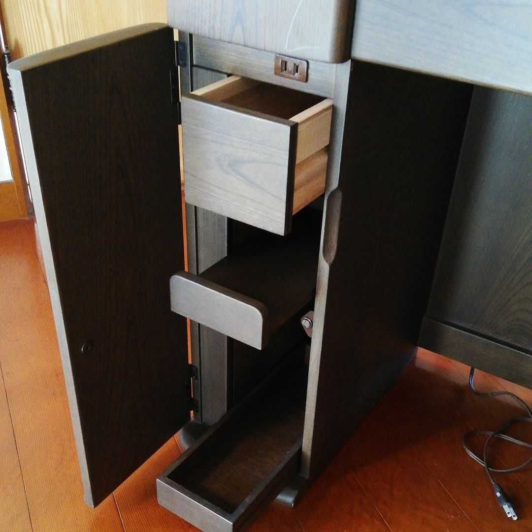 ニレ材のドレッサー＆椅子セット①【ドレッサー本体】