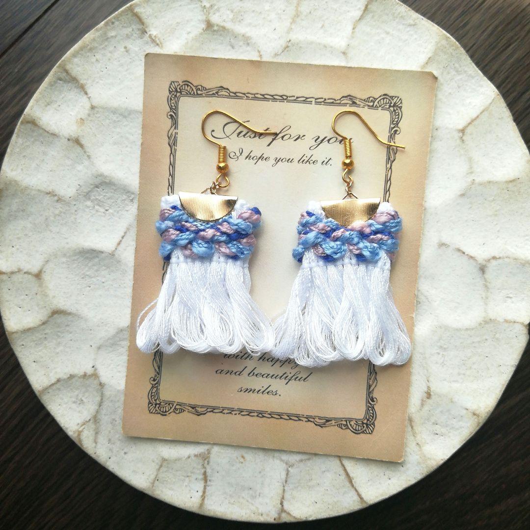 再販8　フリンジ　白　ブルー　ピアス　イヤリング　タッセル　ハンドメイド