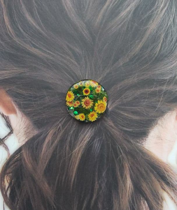 グリーンとひまわり畑ラウンドレジンヘアゴム ポニーフック変更可能。