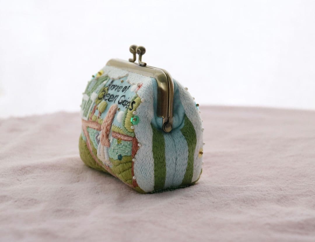 手刺繍のポーチ ハンドメイド