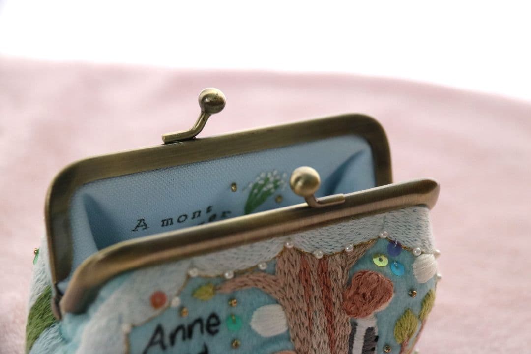 手刺繍のポーチ ハンドメイド