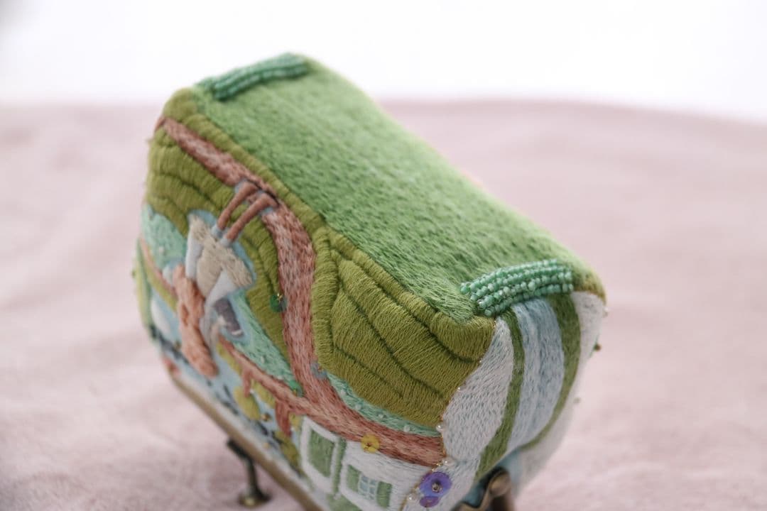 手刺繍のポーチ ハンドメイド