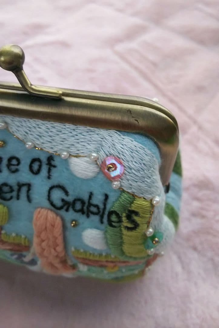 手刺繍のポーチ ハンドメイド