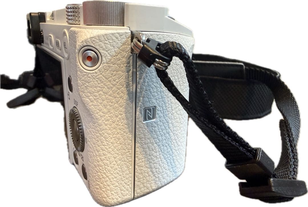 【ショット数8700回】SONY α6000 ダブルズームレンズキット ホワイト