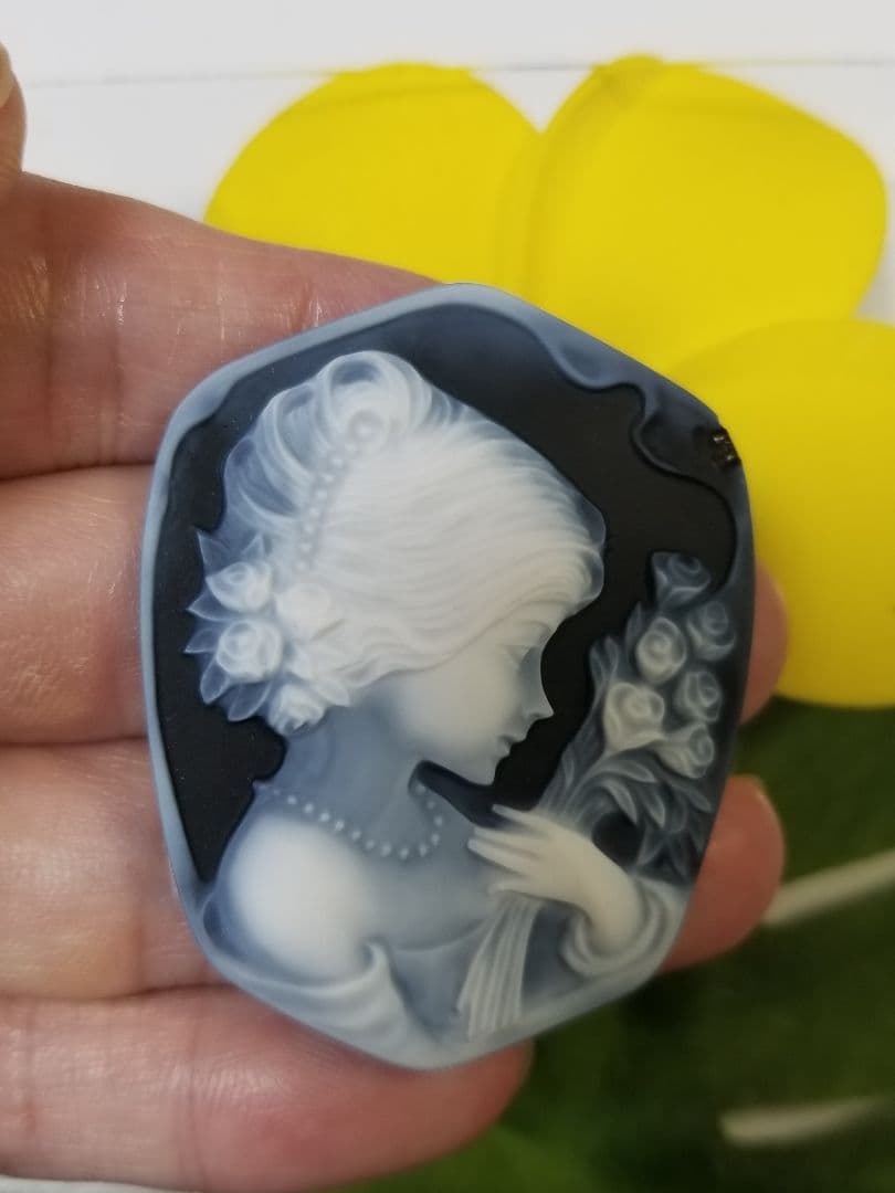 KM-905  訳あり‼️天然青瑪瑙カメオルース